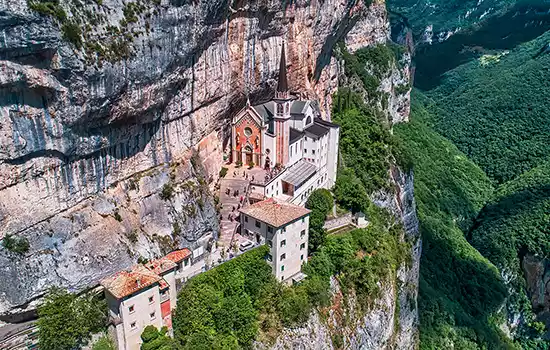 madonna-della-corona